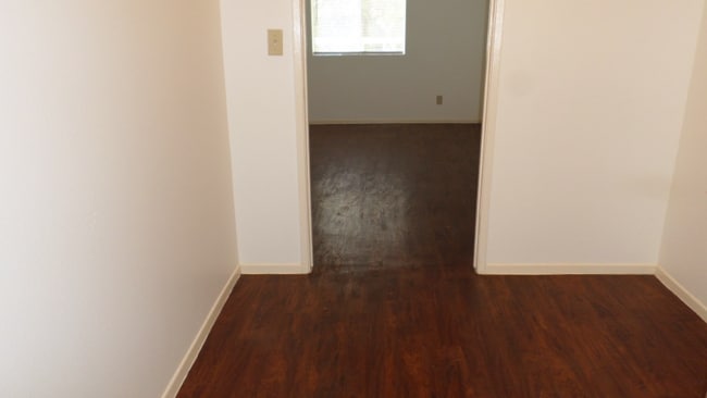 Building Photo - 5271 Huntington Dr N