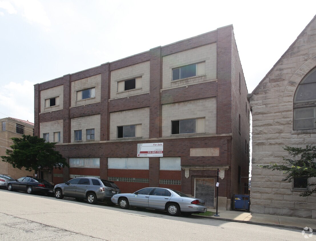 Building Photo - 55-61 E 24th St