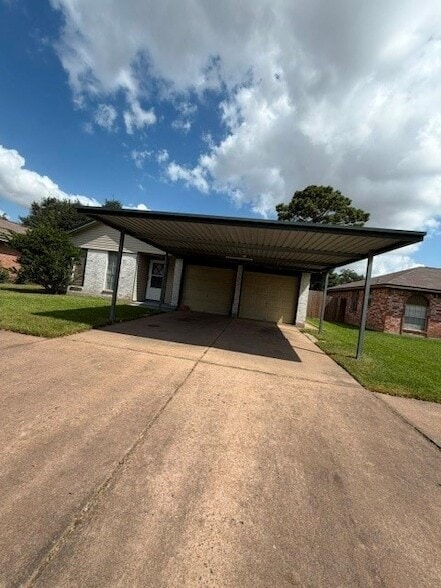 Building Photo - 1403 Gamma St