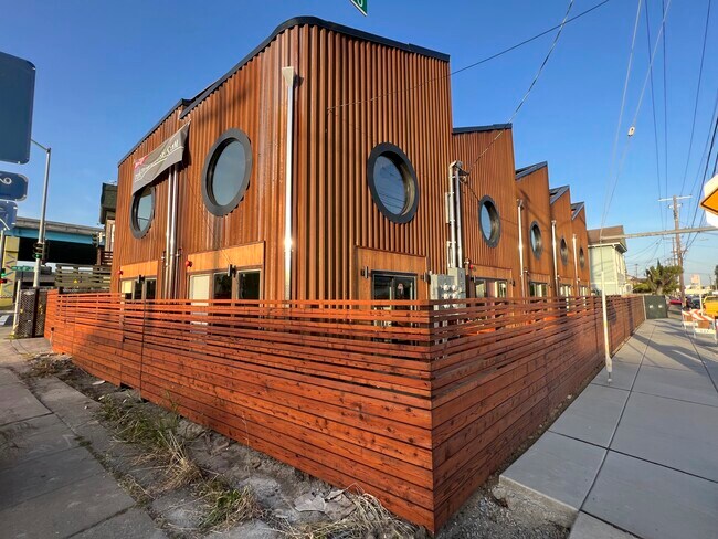 Building Photo - 700 Fruitvale Ave