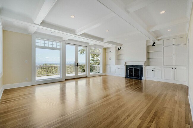 Building Photo - Capitol Hill View Home