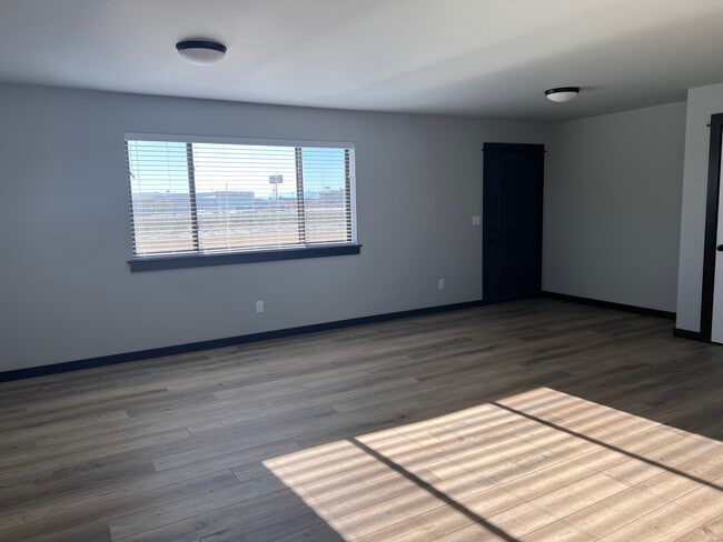 Building Photo - 205 Stiles Ave