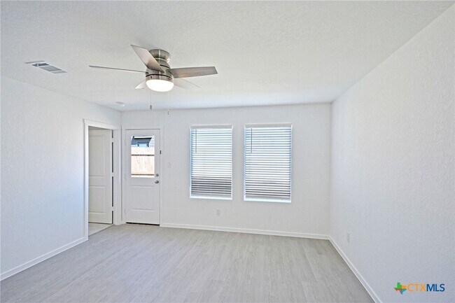 Building Photo - 1542 Tiptop Mdw