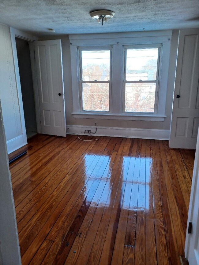 Sala de estar - 252 Elm St