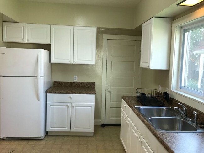 Foto del edificio - 3 Bed 1.5 Bath Single Family Home for Rent in Butler, PA