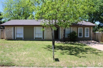 Building Photo - 3020 Great Valley Dr