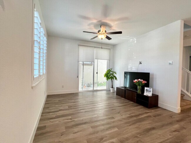 Foto del edificio - 2129 Hunt St