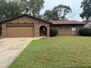 Building Photo - 112 W Austin St