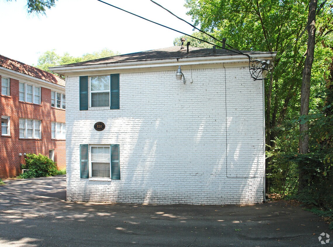 Foto del edificio - 830 Greenwood Ave