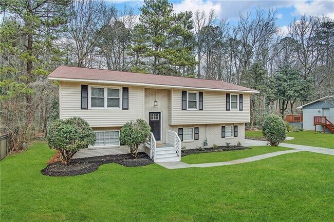Building Photo - 633 Larchmont Dr NW