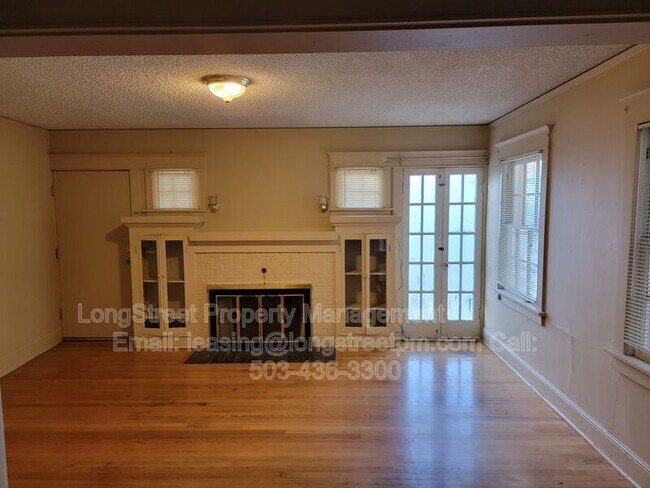 Foto del edificio - 205 NW Kings Blvd