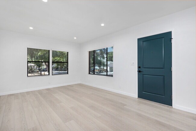 Building Photo - 5000 Riverton Ave