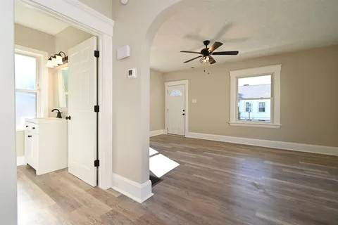 Building Photo - 1808 Oakland Ave