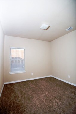 Building Photo - 1043 Newcastle Dr