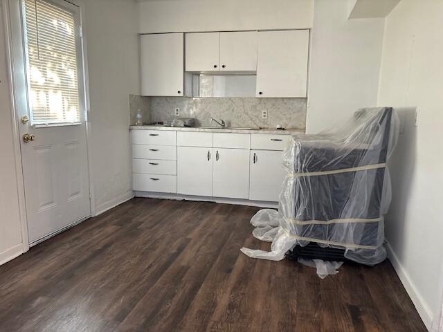 Foto del edificio - 403 Teak Ave