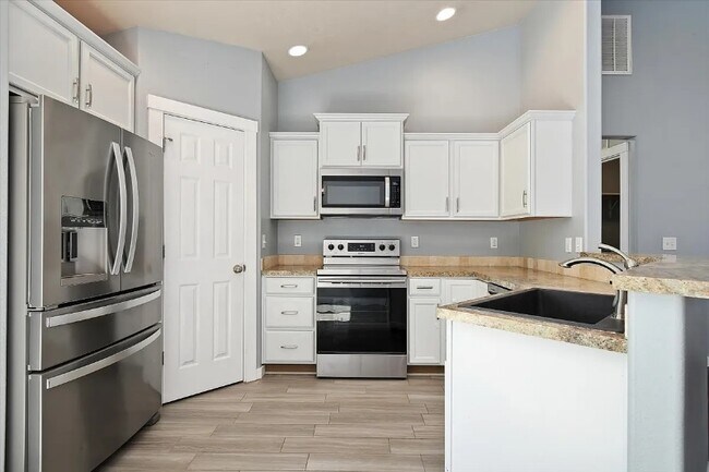 Foto del edificio - 2114 N Rosedust Dr