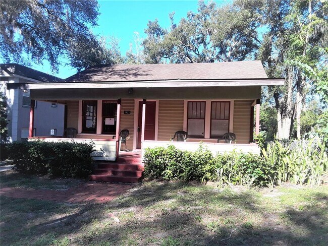 Building Photo - 1423 E Gore St
