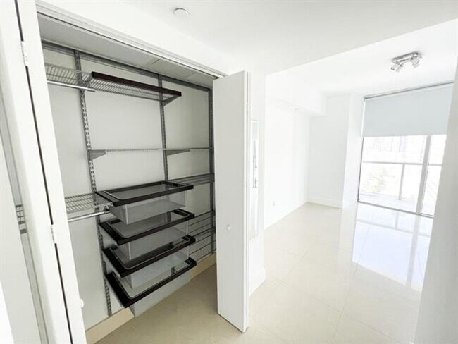 Foto del edificio - 495 Brickell Ave