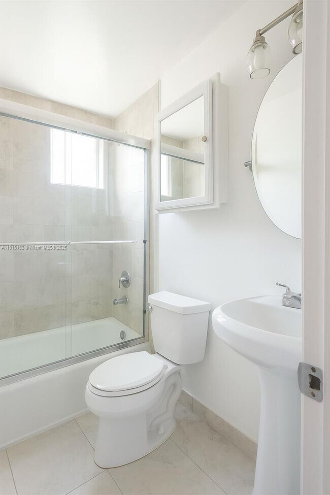 Foto del edificio - 9493 SW 76th St