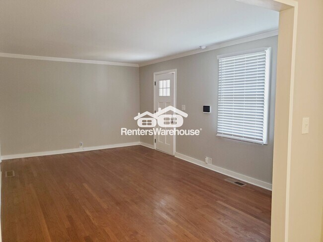 Foto del edificio - 1866 Bonniview St SW