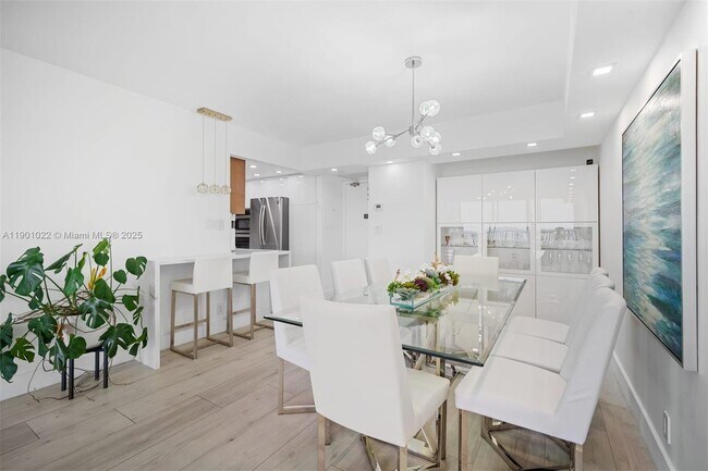 Foto del edificio - 20301 W Country Club Dr