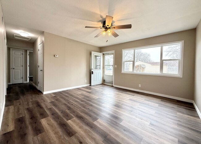 Building Photo - Updated Home in Lewis Central School District