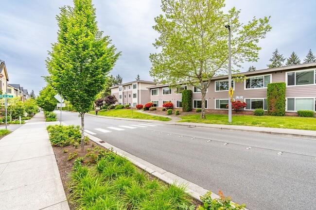 Foto del edificio - Crossroads Garden Apartments