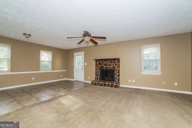Building Photo - 4872 Pebblebrook Dr