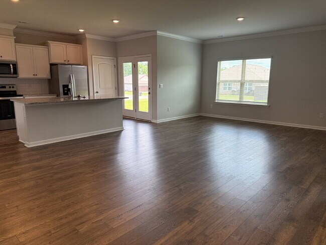 Foto del edificio - "Charming 3-Bedroom Retreat with Granite Elegance in Huntsville!"