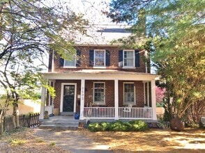 Building Photo - 5603 Chevy Chase Pkwy NW