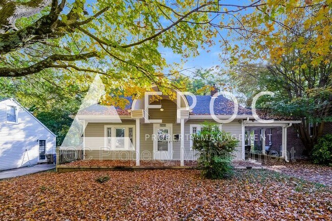 Photo - 2525 Greenway Ave NW House