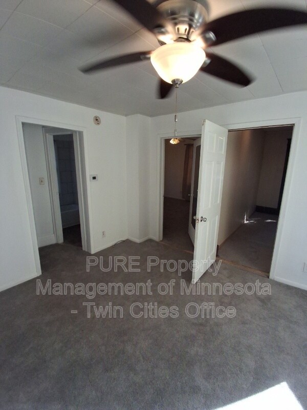Building Photo - 416 4th Ave S