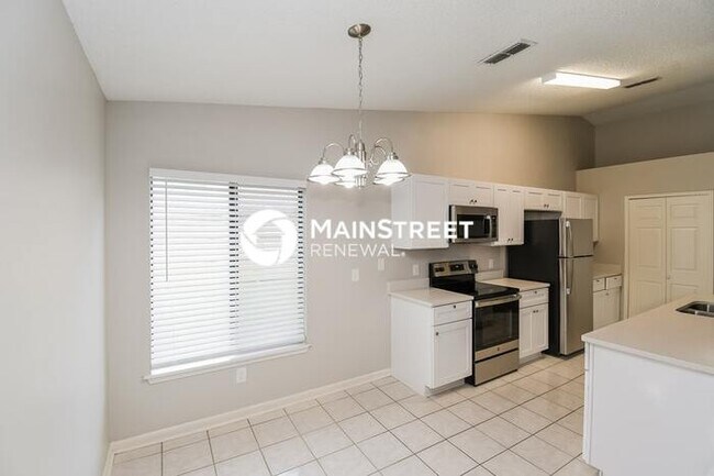 Foto del edificio - 3 Bedroom Pet-Friendly Home in Jacksonville, FL with Main Street Renewal
