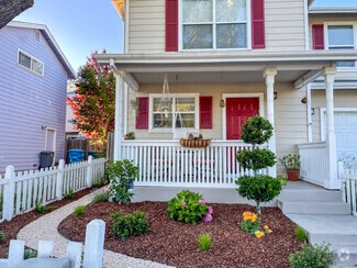 Building Photo - 207 Boyce St