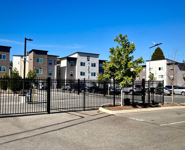 Interior Photo - Grand Pacific Apartments