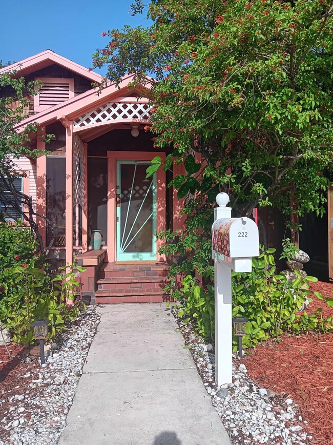 Building Photo - 222 S Palmway