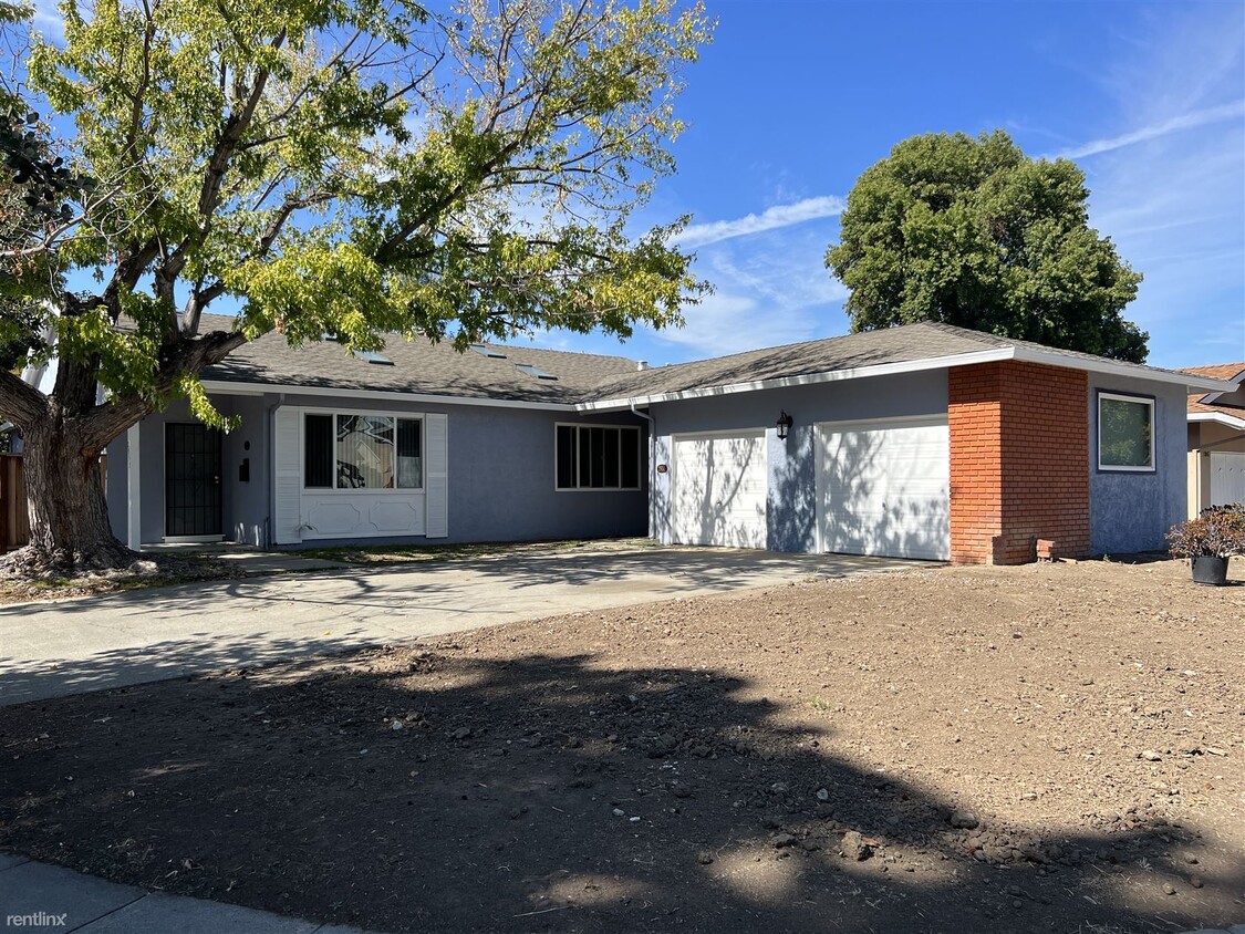 Primary Photo - 3 br, 2 bath Duplex - 2957 Driftwood Drive 57