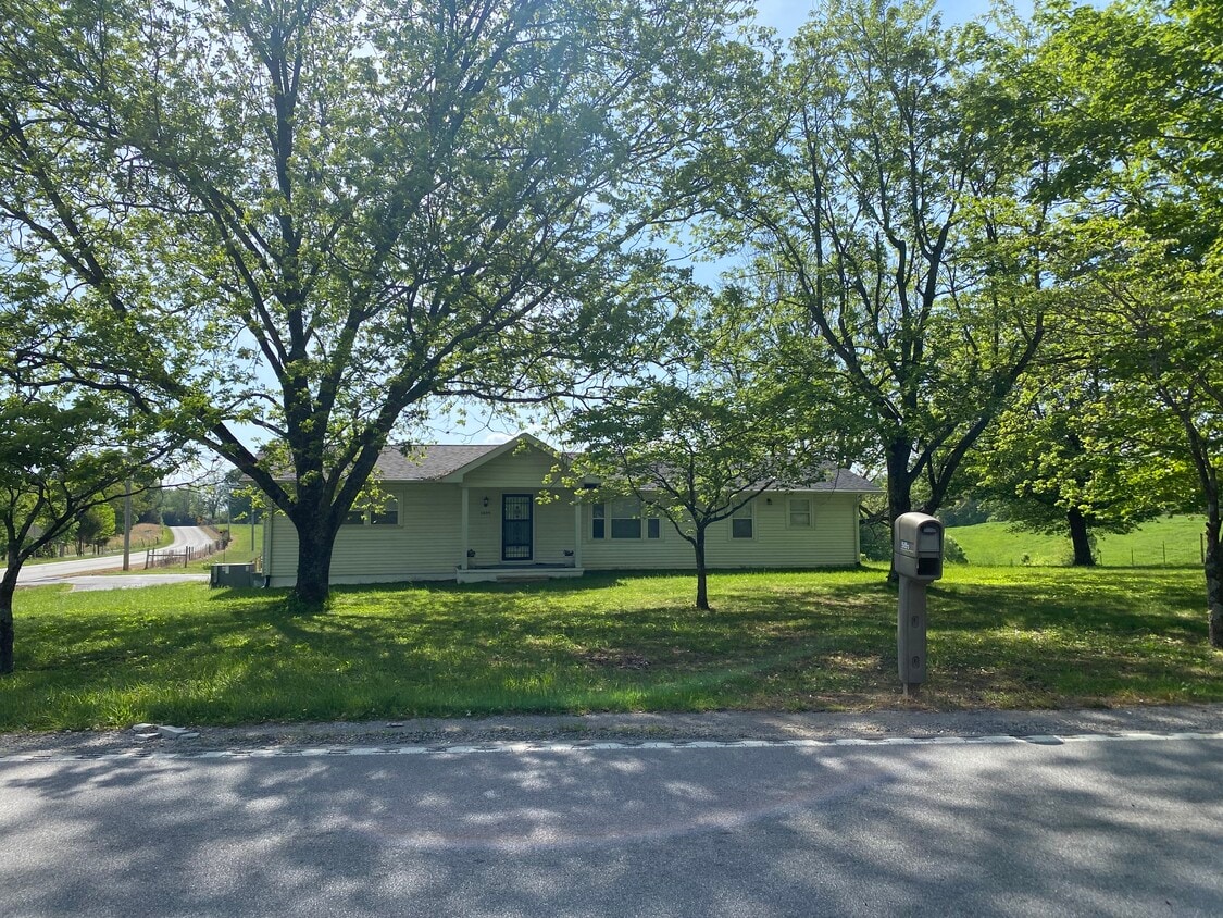 5899 Hilham Rd, Cookeville, TN 38506 House Rental in Cookeville, TN