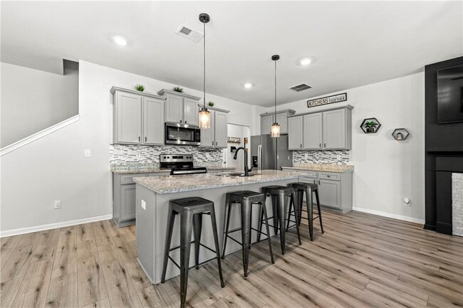 Building Photo - 7492 Knoll Hollow Rd