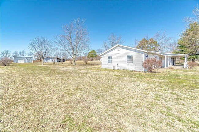 Building Photo - 1425 N Main St