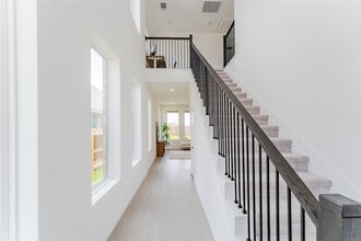 Building Photo - 6731 Iron Clover Dr