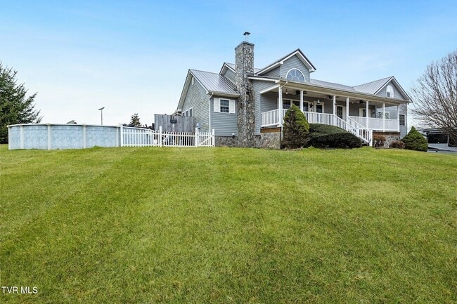 Building Photo - 649 E Fork Rd