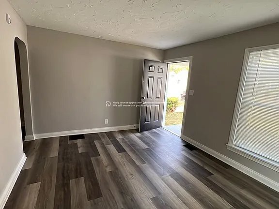 Foto del edificio - 3906 Jewell Ave