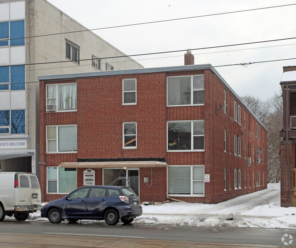 Primary Photo - 2407 Lake Shore Blvd W