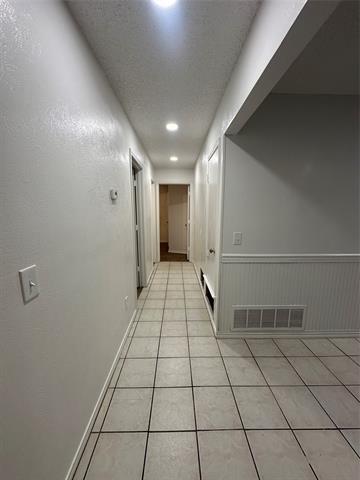 Building Photo - 1104 University Dr