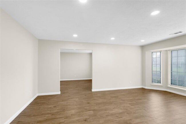 Building Photo - 731 Rustyleaf Ln