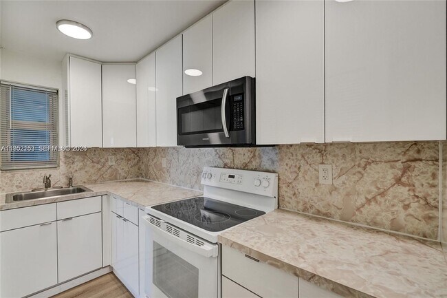 Foto del edificio - 1674 Bay Rd