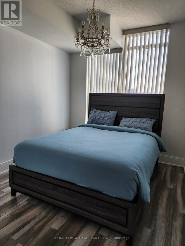 Photo principale - 330-1330 Burnhamthorpe Rd W