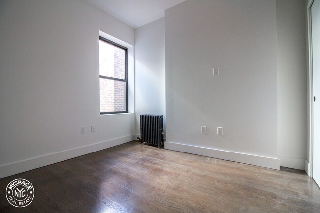 Building Photo - 24 3rd St