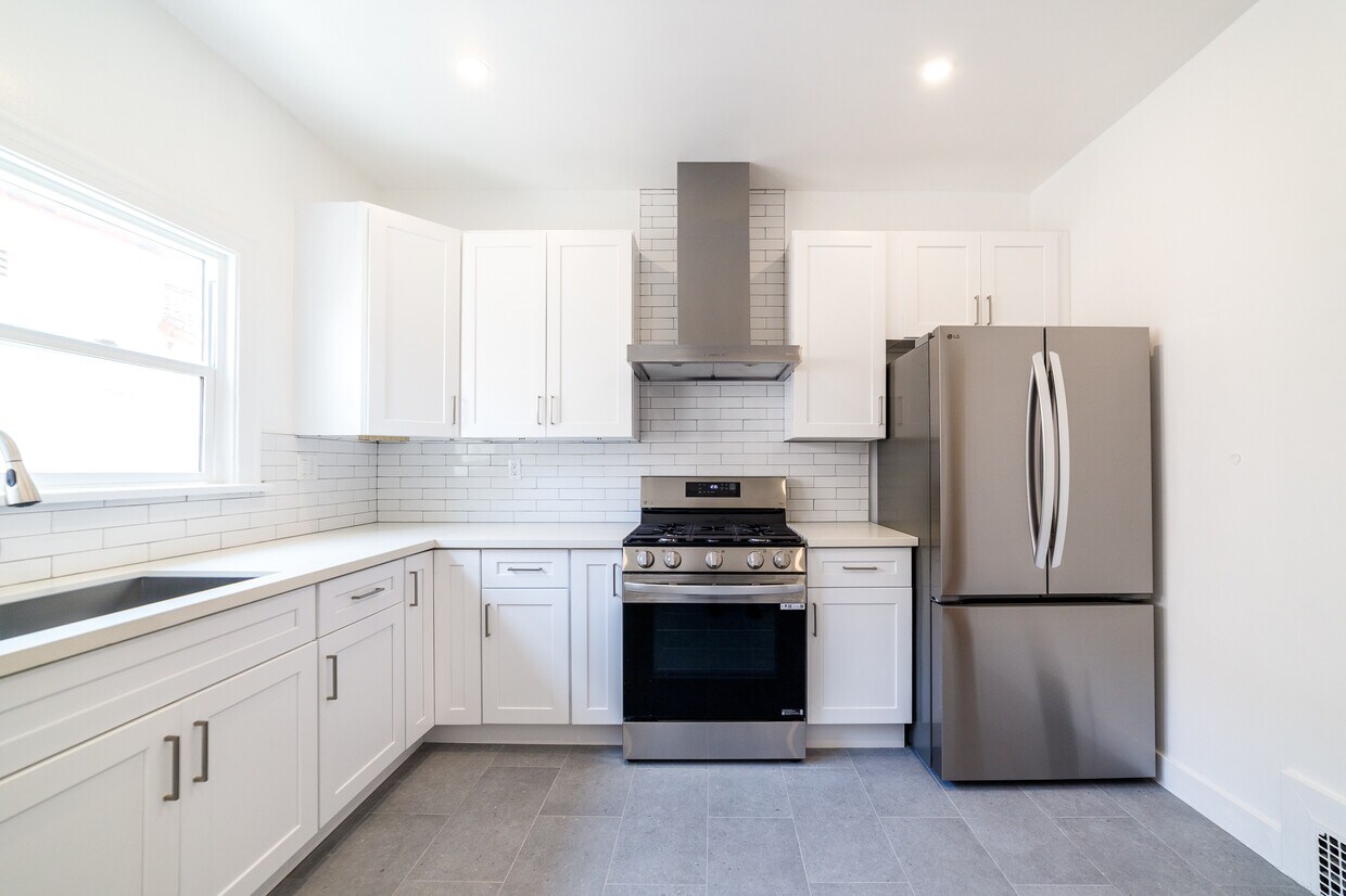 Foto principal - 246 S Sycamore Ave
